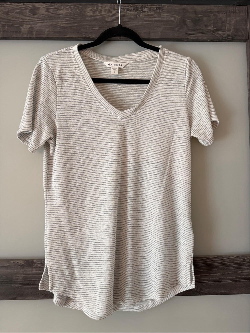 Athleta Light Gray Striped V-Neck Short Sleeve Tee